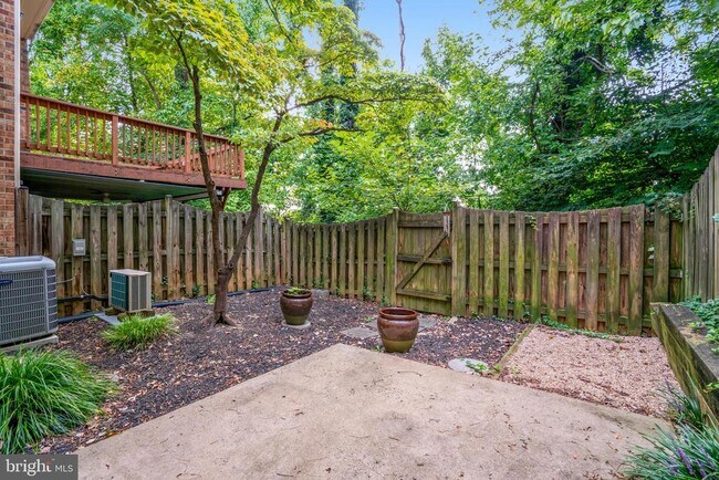 Building Photo - 2131 Kings Mill Ct
