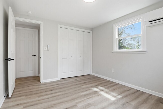 Building Photo - 234 Hartley Rd