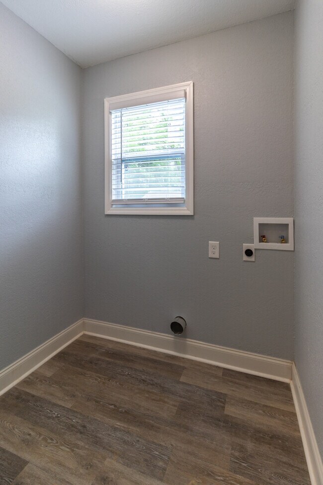 Building Photo - 5211 Holston Dr