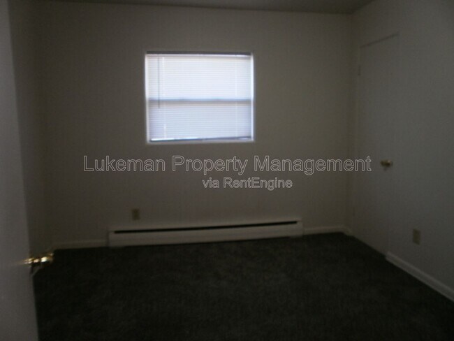 Building Photo - 1536 Henson Ave