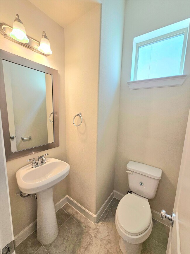 Building Photo - 9610 Knights Station Dr