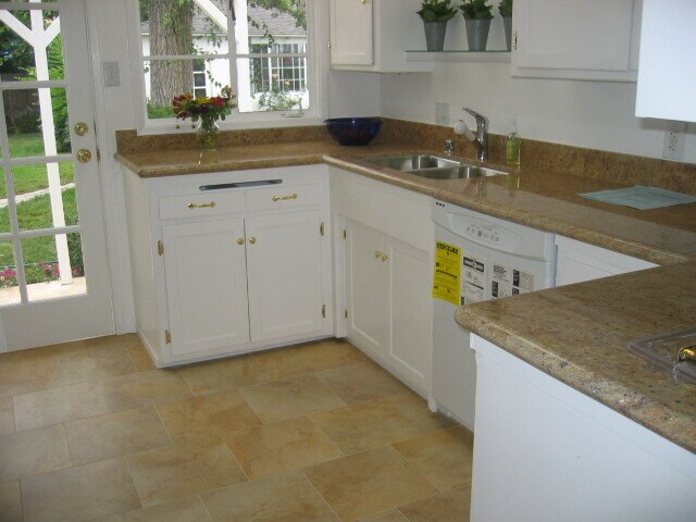 Building Photo - 5726 Encino Ave