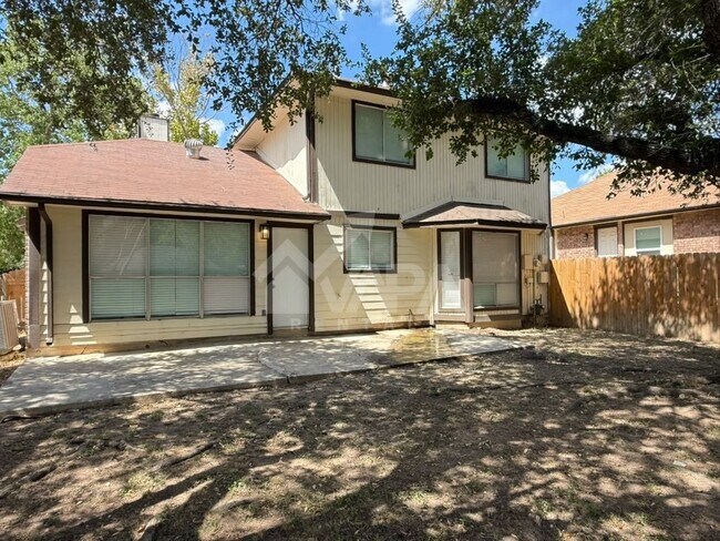 Building Photo - 6402 Gray Ridge