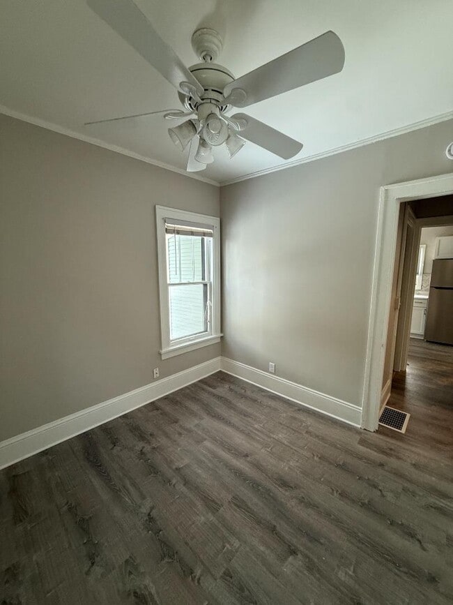 Building Photo - 3553 Dupont Ave S