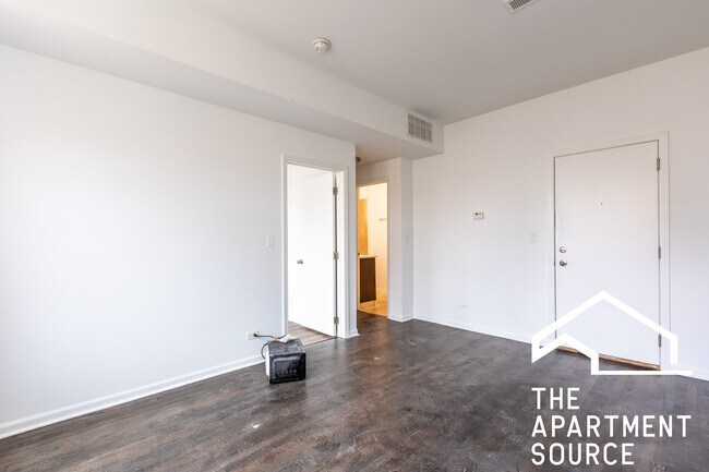 Building Photo - 5054 N Winthrop Ave