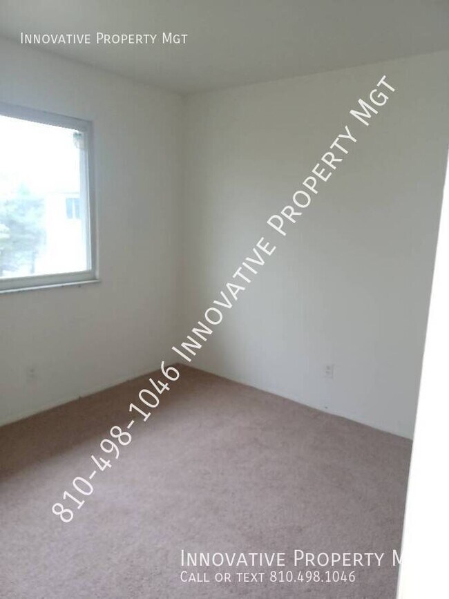 Building Photo - 6009 Holiday Gardens Dr