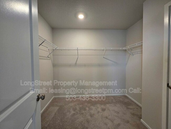 Building Photo - 412 Lost Lake St NE
