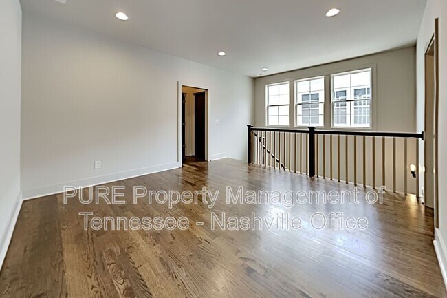 Building Photo - 634 B Vernon Ave