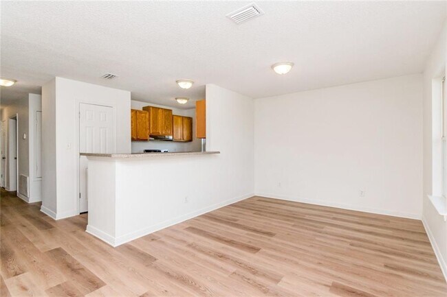 Building Photo - 9932 Magnolia Crest Ct