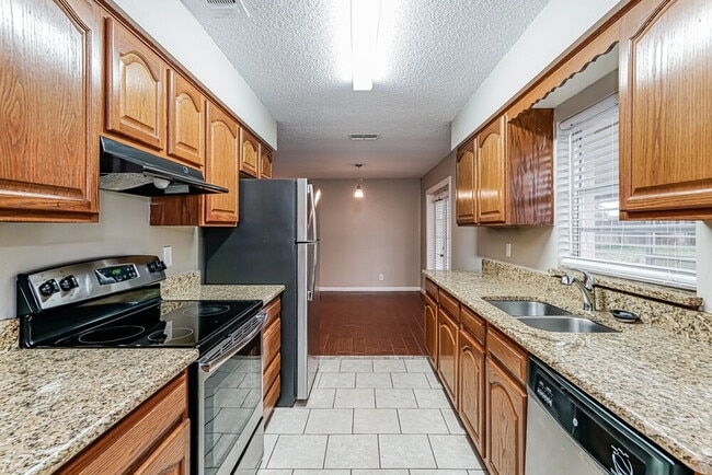 Building Photo - 3804 Hill N Dale Pl