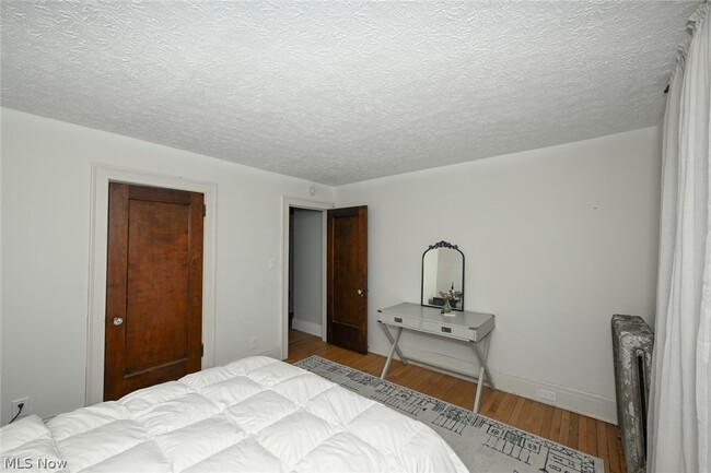 Building Photo - 2927 Huntington Rd