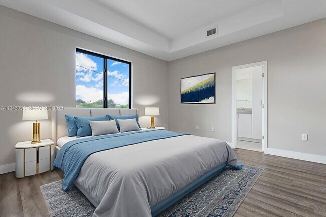 Building Photo - 444 E 16th St