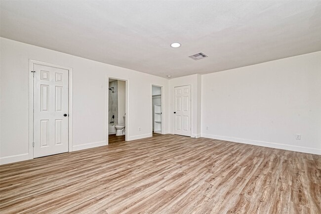 Building Photo - 5609 Denmark St