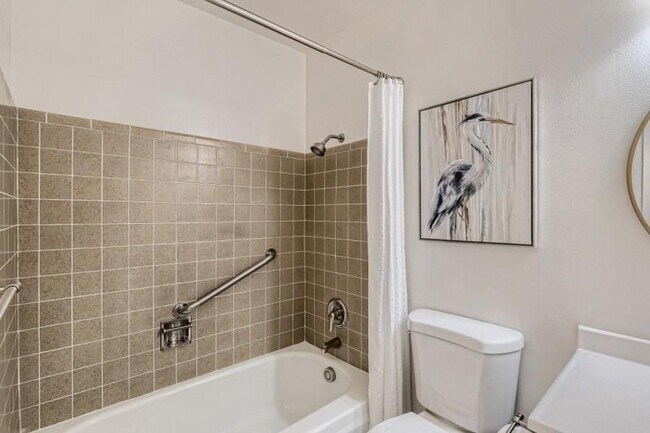 Building Photo - NICE HOME IN SACRAMENTO!!