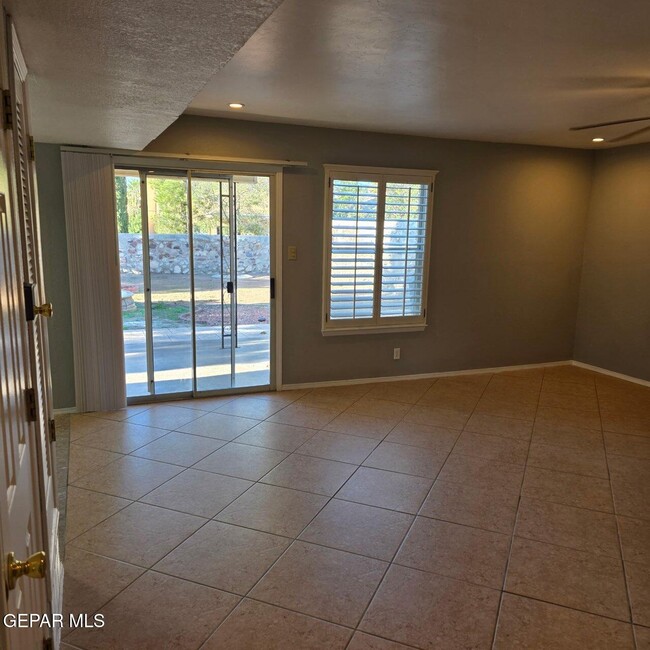 Building Photo - 7145 Tierra Taos Dr