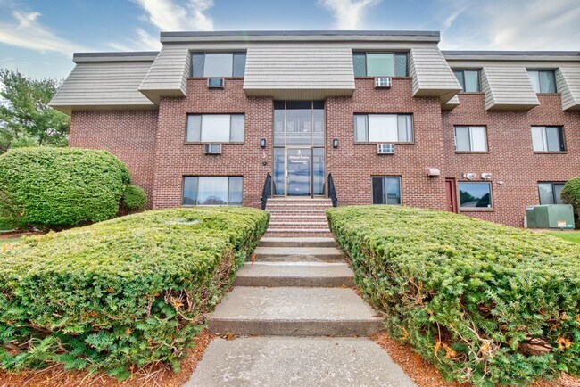 Building Photo - 3 Hallmark Gdns