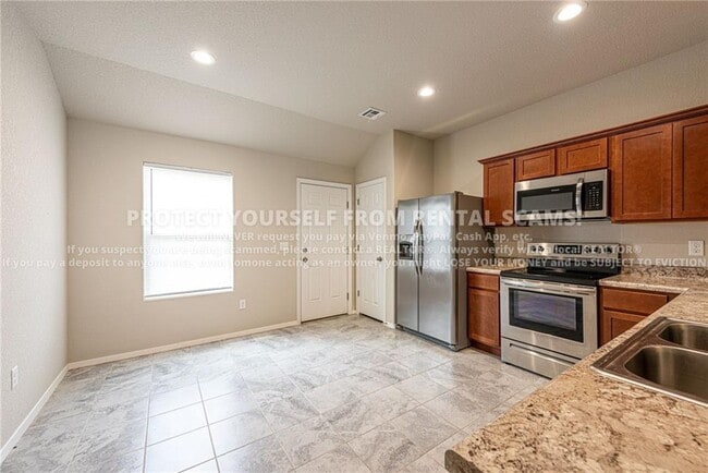 Building Photo - 500 W Fitchberg St