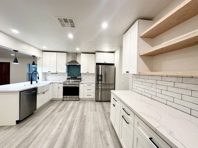 Building Photo - 2315 Tavern Rd