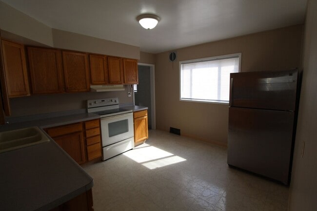Building Photo - 1604 N Smith St