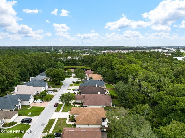 Building Photo - 8575 Crooked Tree Dr