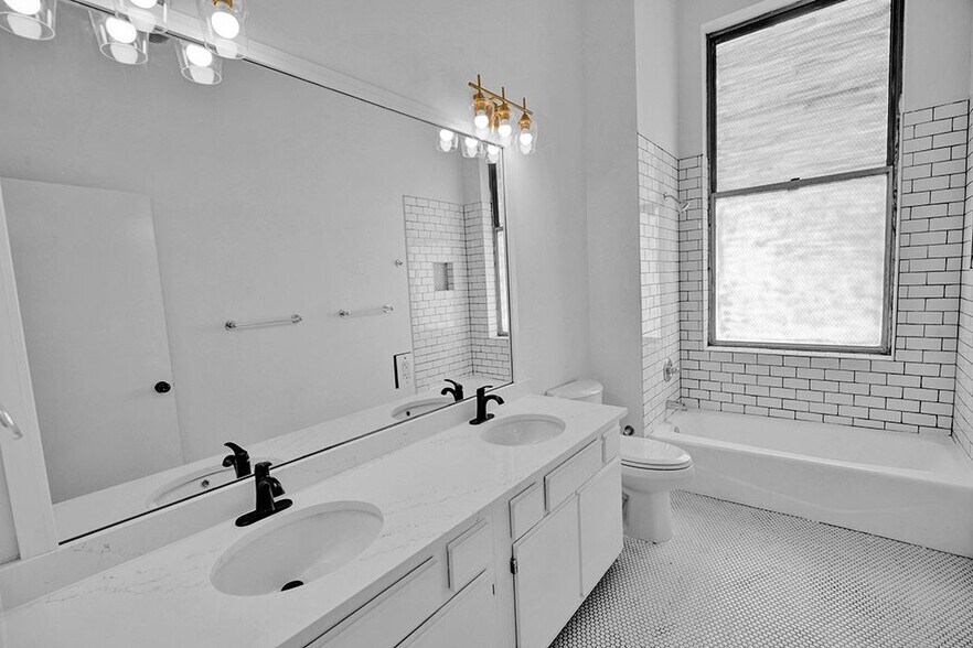 Building Photo - 2119 1st Ave N