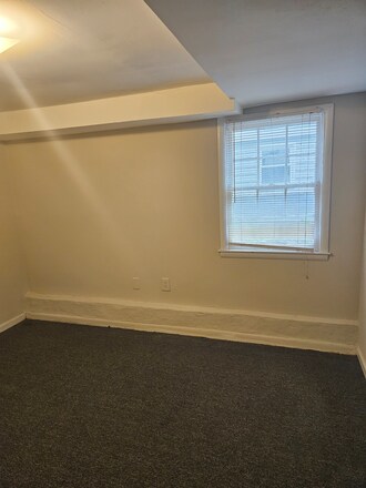 Building Photo - 1357 Oxford Rd NE