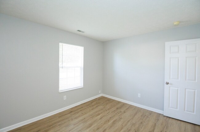 Building Photo - Updated Three Bedroom Single Family Home i...