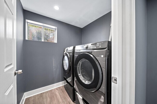 Building Photo - 299 Lombard Rd