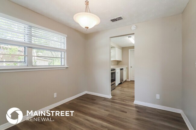 Building Photo - 495 Sigsbee Rd