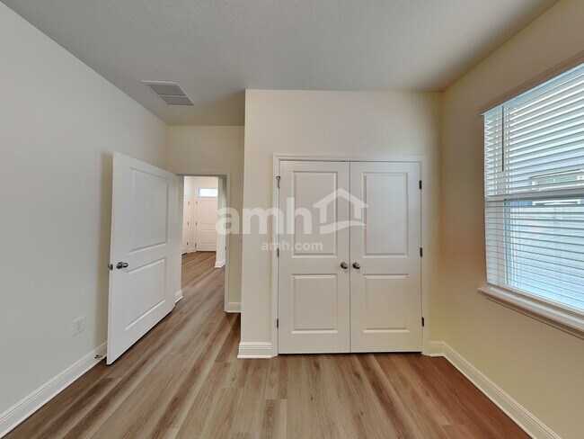 Building Photo - 1074 Heavenly Dr