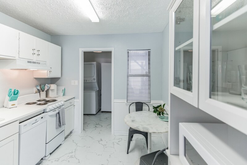 Building Photo - 216 Rose Ln