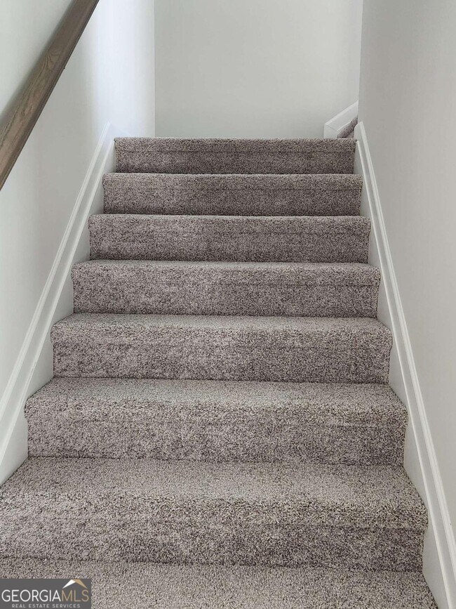 Building Photo - 3370 Westgate Park Dr