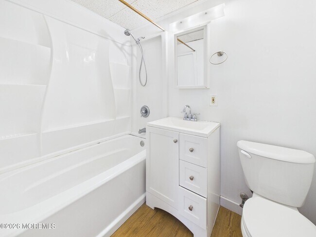 Building Photo - 154 Vansant Ave