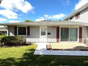 Building Photo - 933 Sagamore Dr