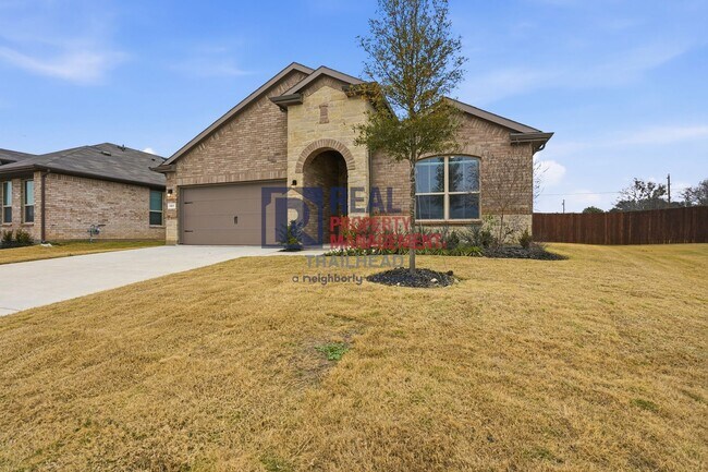 Building Photo - Well-Designed 4 Bedroom Single-Story