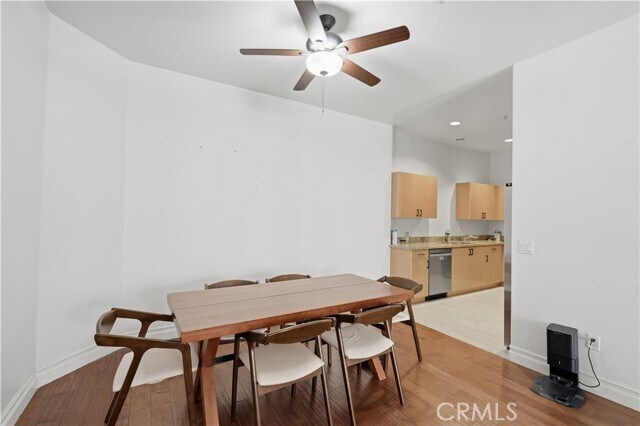 Building Photo - 917 S New Hampshire Ave