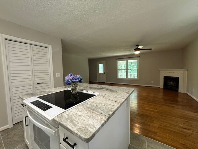 Building Photo - Welcome Home!