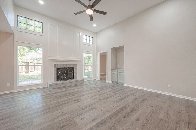 Building Photo - 15638 Schumann Ln