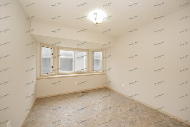 Building Photo - 3678 Lake Ave