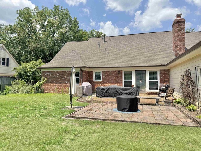 Building Photo - 7881 Elm Leaf Dr