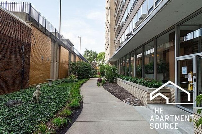 Building Photo - 3950 N Lake Shore Dr