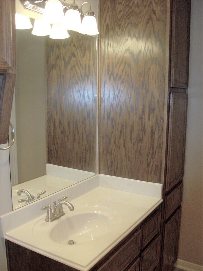 Building Photo - 3/2 Duplex off Bunny Trail Killeen - Text 201-231-7228 for more details