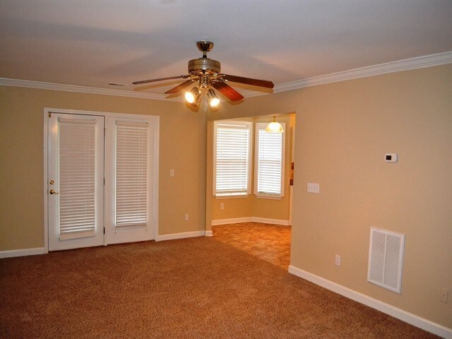 Building Photo - 101 Bonnie Woods Dr