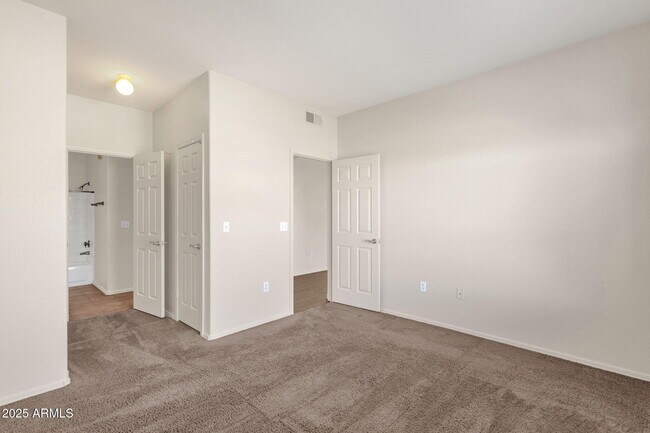 Building Photo - 5335 E Shea Blvd