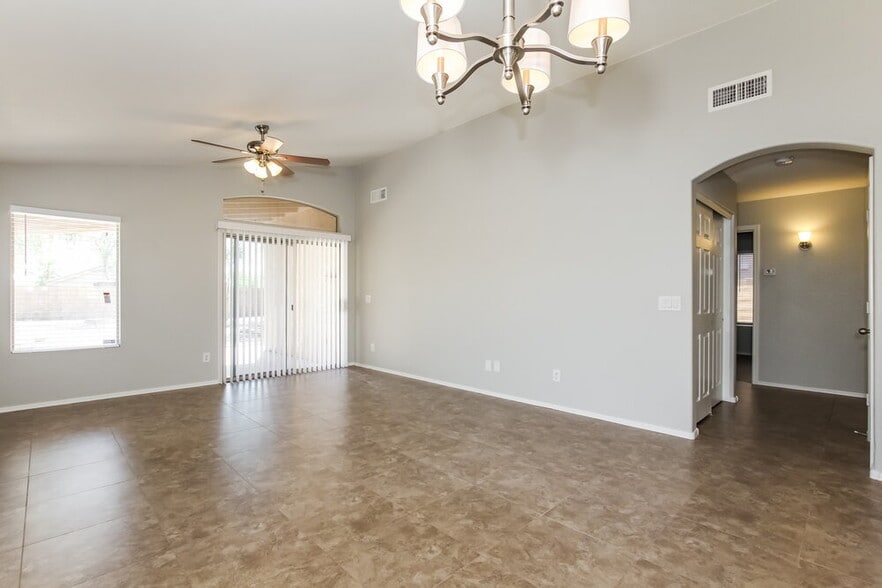 Building Photo - 18139 N Skyhawk Dr