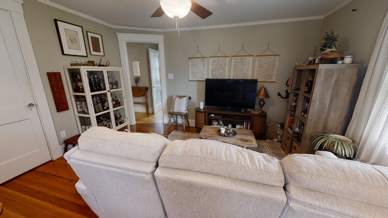 Building Photo - 11 Walnut St