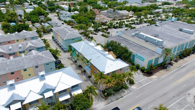 Building Photo - 810 3rd Ave N