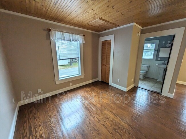 Building Photo - 1705 N 17th Ave