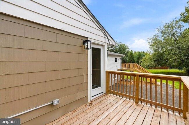 Building Photo - 8643 Ridge Rd