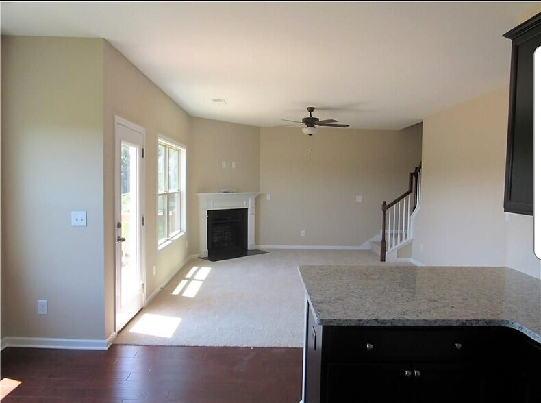 Great room - 545 Tuscan Cove